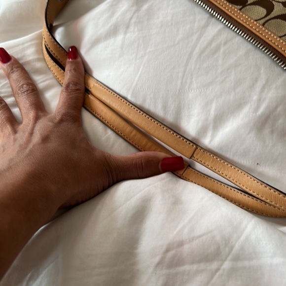 Authentic Coach beige and brown shoulder bag. - Picture 14 of 14